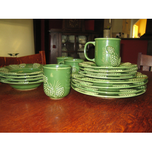 Grab Pinecone Dinnerware 16 pc For $85 At Ebay.com